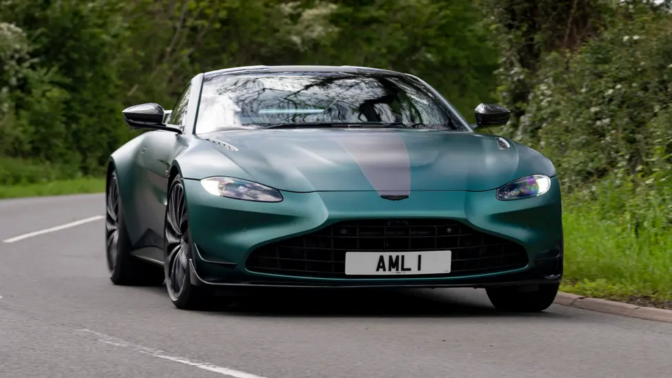 Aston Martin n24 v12 Zagato Grid