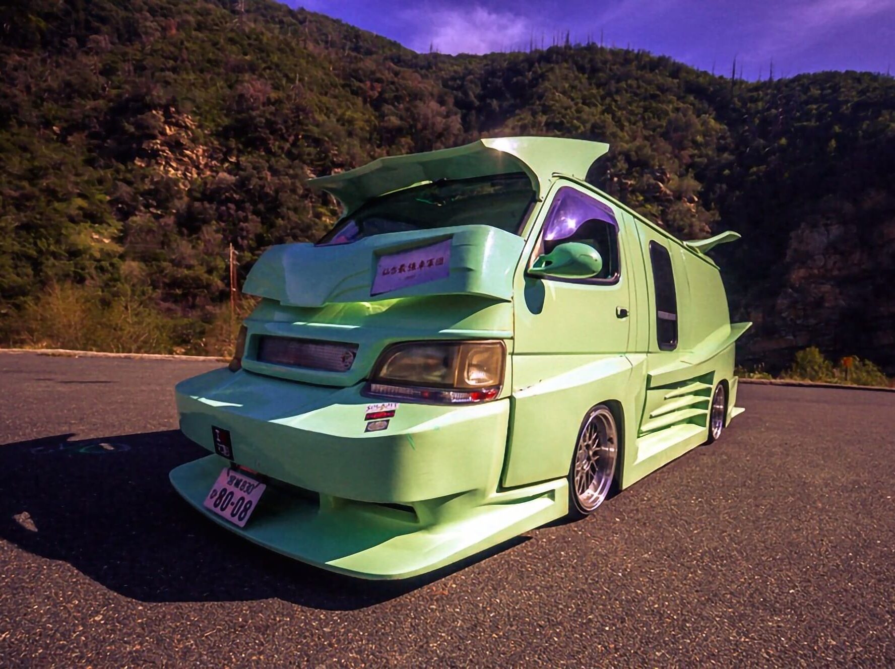 Bosozoku Van Toyota Hiace – Gatsby Online